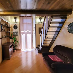 https://classic-cozy-home-in-the-center-of-bari.barihotels.org