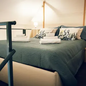 https://la-casa-del-poeta-catania.sicilyhotelsitaly.net